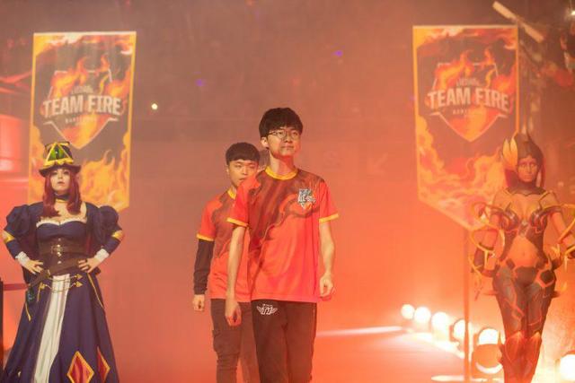 尤其是在主 尤其是在主