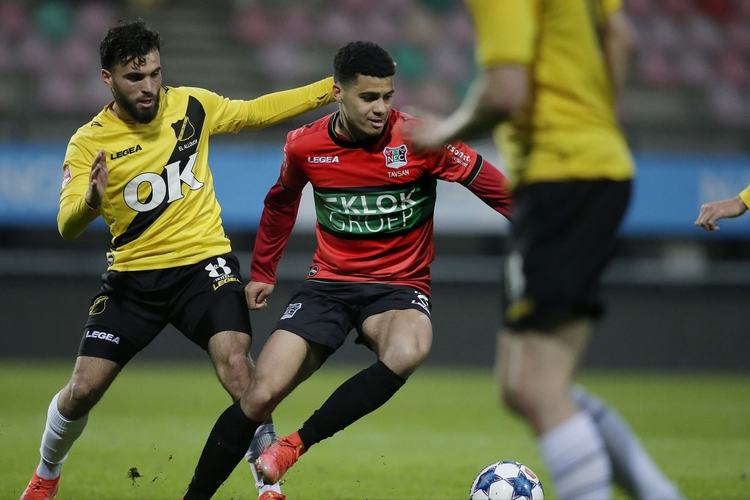 球员适应新 球员适应新